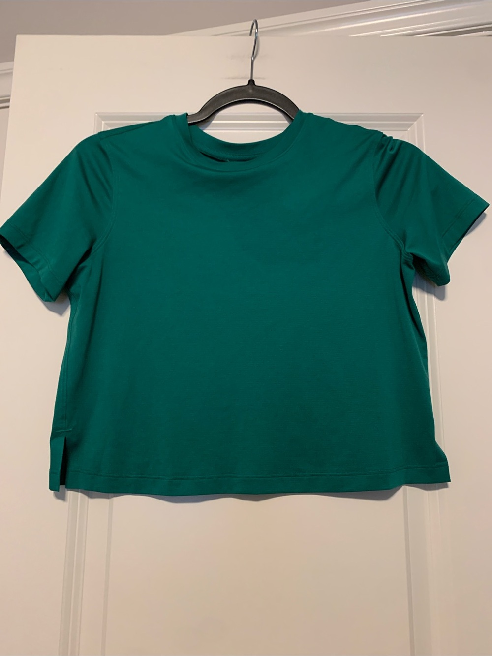 Lululemon Ultralight Crop, Sz 2
Good Condition